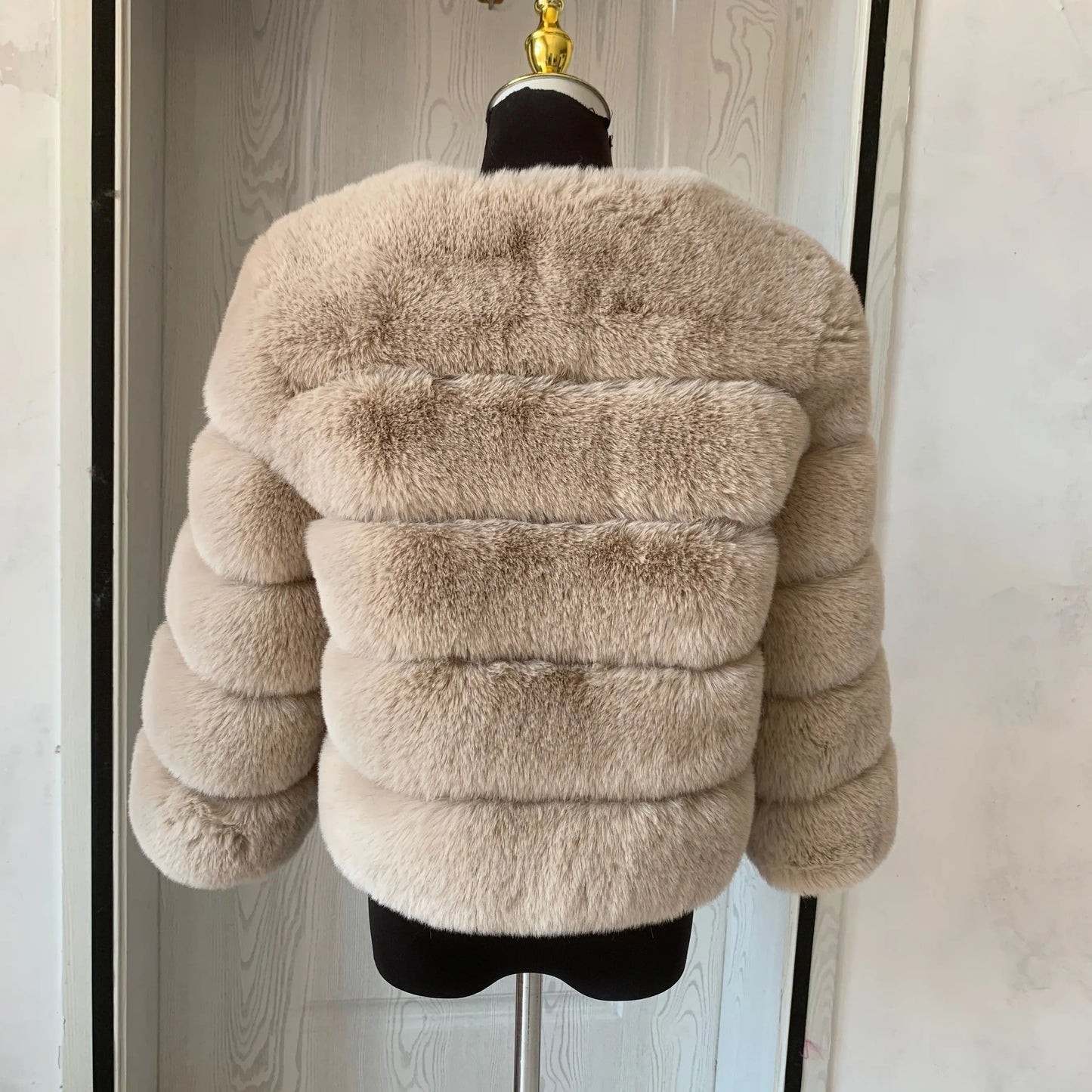 LoLo short coat